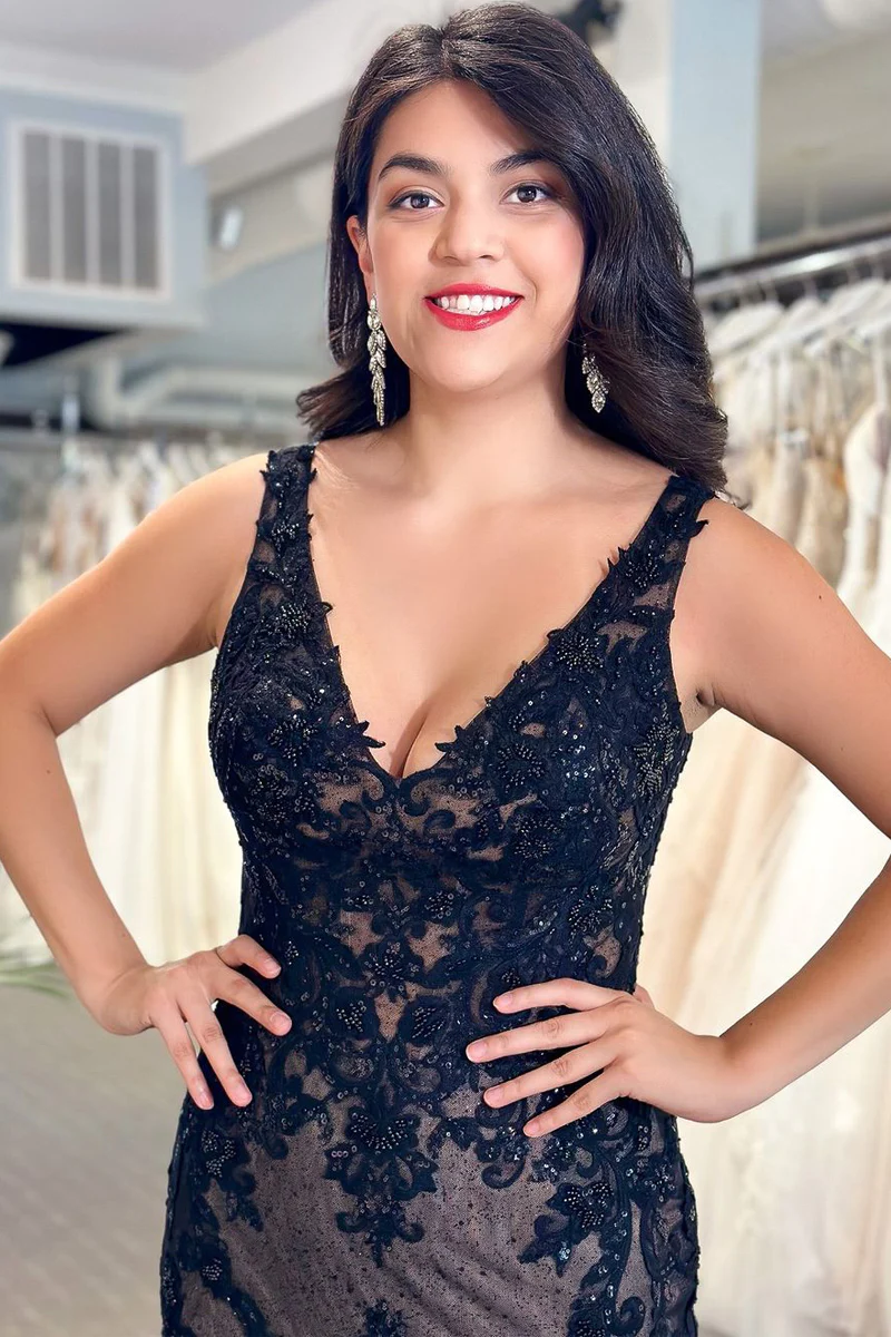 Black Mermaid V Neck Lace Appliques Prom Dresses