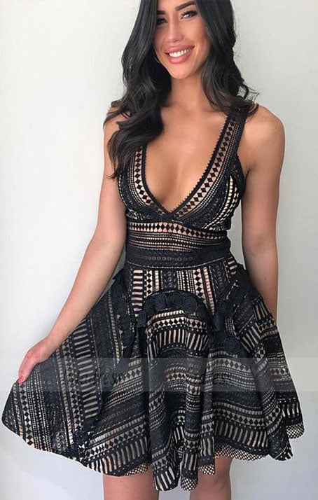 Robe de bal de rentrée trapèze en dentelle noire, col en V, au-dessus du genou