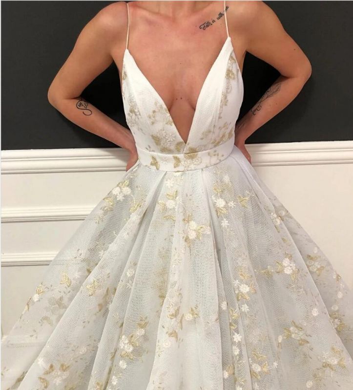 Sexy Deep-V-Neck Flowers Prom Dresses Online