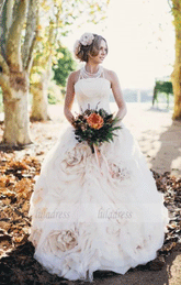 Strapless Sweetheart Tulle Wedding Dress
