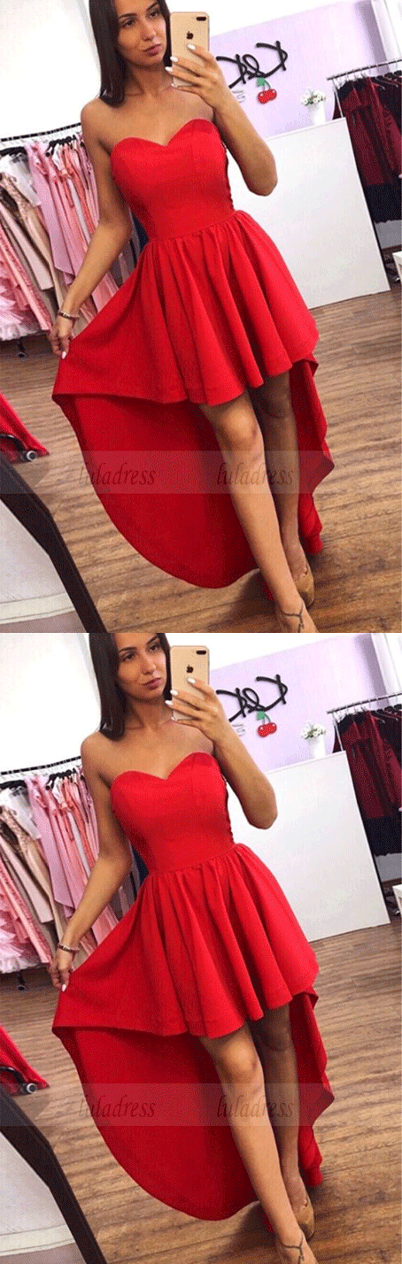 Robe de bal de fin d'année rouge en satin avec décolleté en cœur, coupe trapèze, ourlet asymétrique et plis