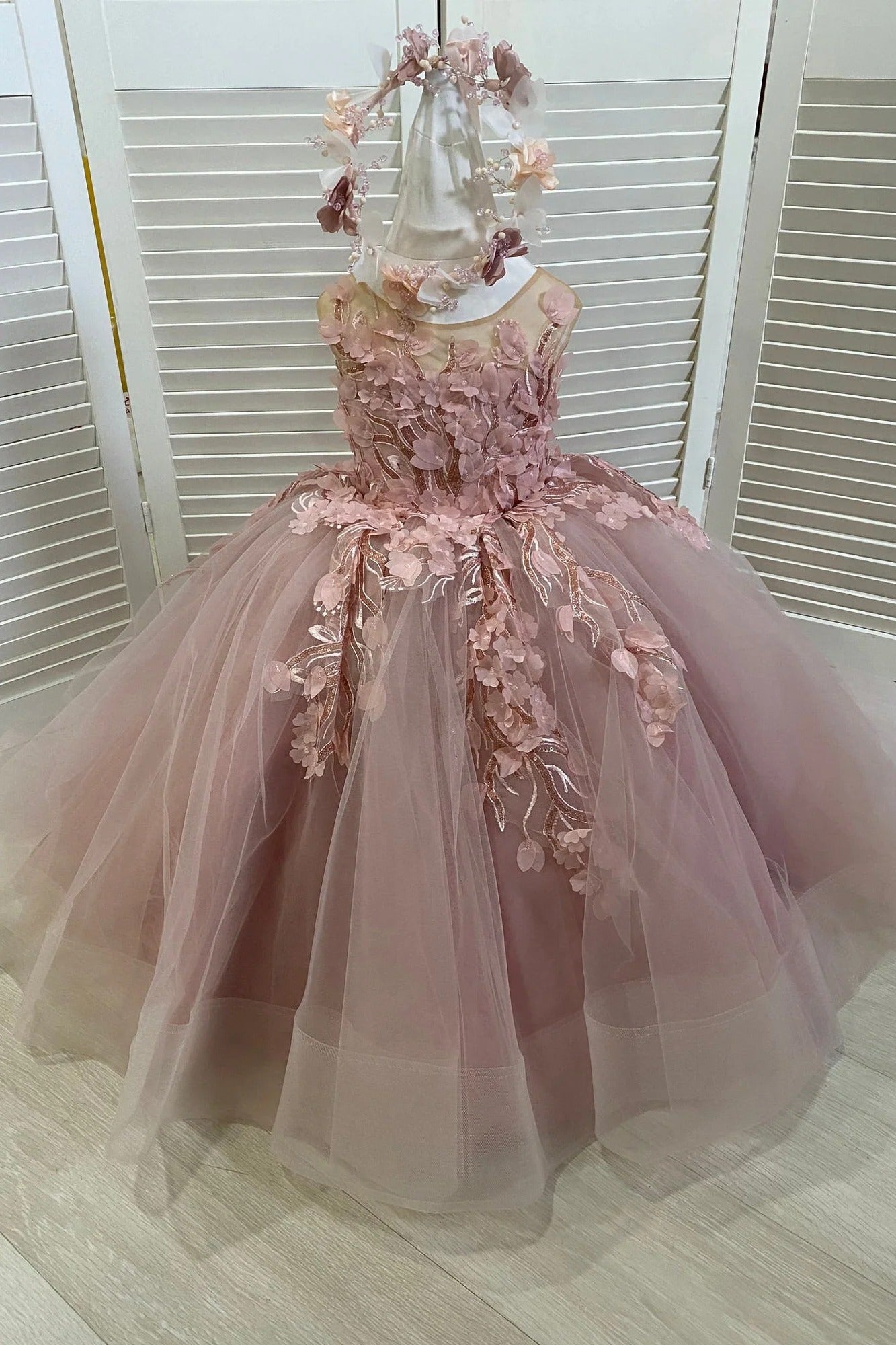 Vintage Sleeveless Ball Gown Appliques Flower Girls Dress