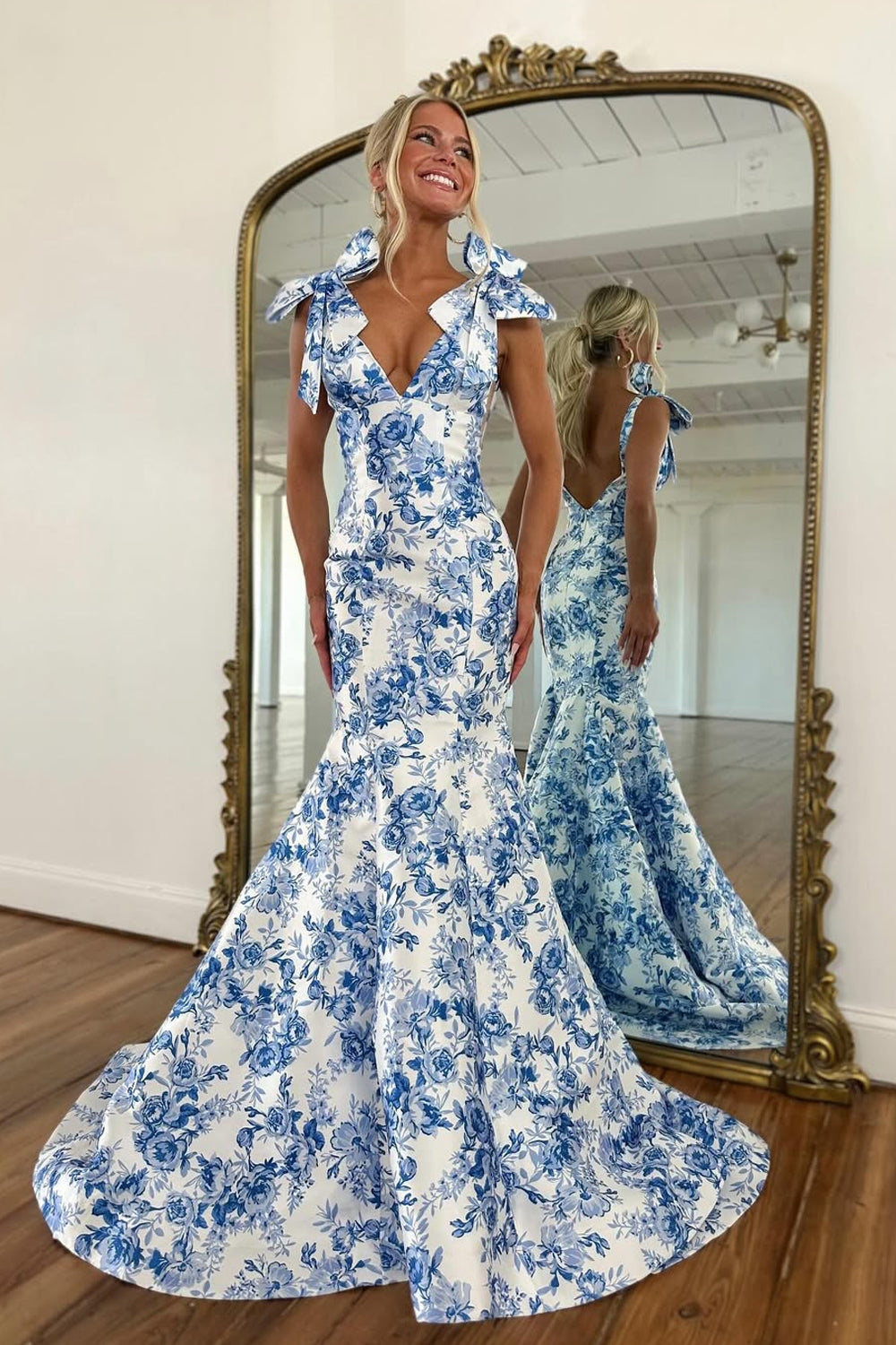 Robes de bal longues en satin avec col en V et imprimé floral, coupe sirène