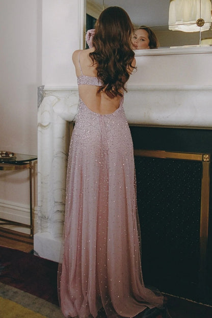 Robe de bal longue lilas à sequins, bretelles spaghetti et décolleté en cœur, coupe trapèze