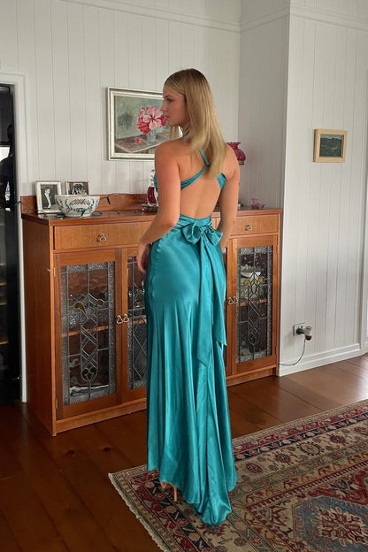 Robe de soirée sirène longue jaune dos nu avec col halter