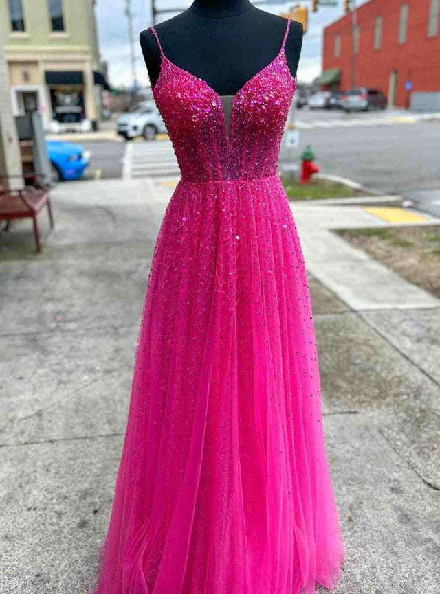 Robes de bal longues ligne A en tulle fuchsia à fines bretelles