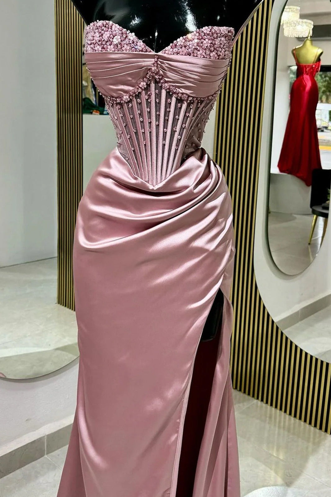 Robes de soirée longues en satin à fines bretelles sirène