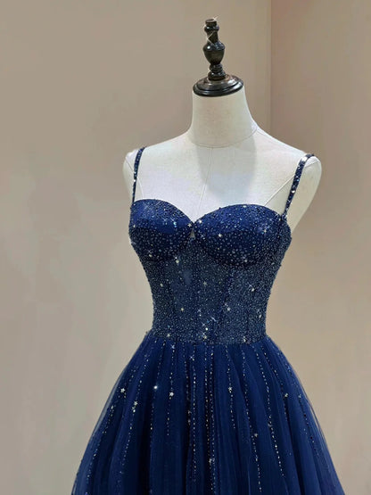 Robes de bal de forme trapèze bleues à fines bretelles spaghetti, en tulle et ornées de perles