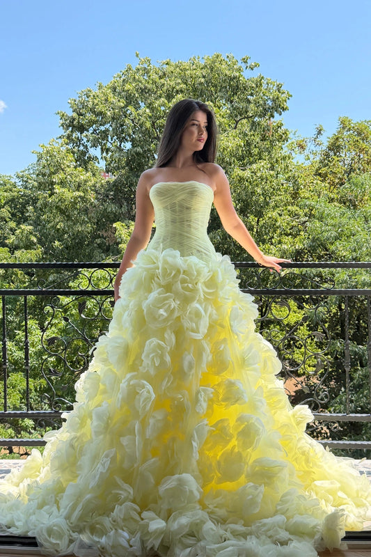 A-Line Strapless Tulle Yellow Prom Dresses with Handmade Flowers