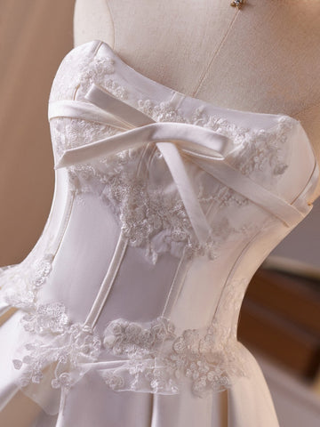White Satin Strapless Appliques Short Homecoming Dresses