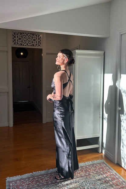 Robe de soirée sirène longue jaune dos nu avec col halter