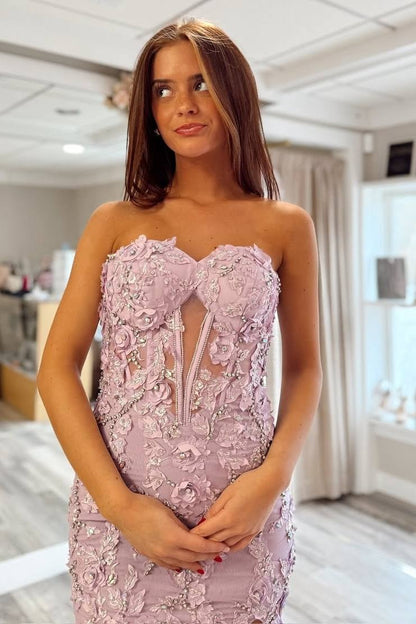 Robe de bal longue sirène bustier en dentelle lilas avec applications.