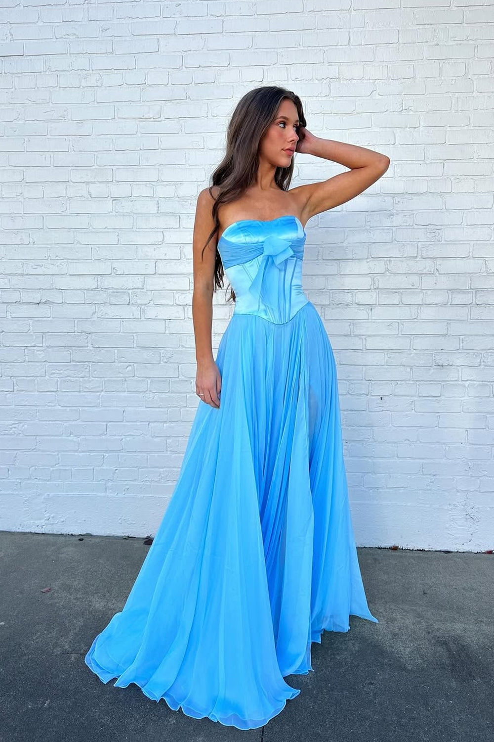 Robes de bal longues en mousseline bleue ligne A coupe cœur