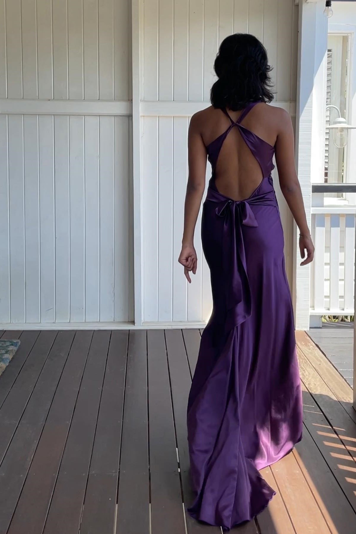 Robe de soirée sirène longue jaune dos nu avec col halter