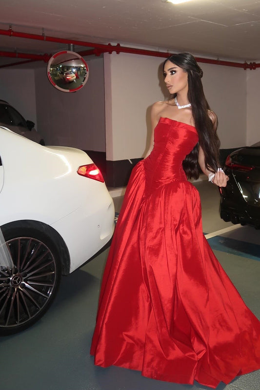 Robes de soirée longues rouges bustier coupe princesse