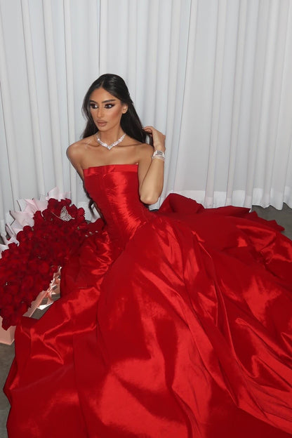 Robes de soirée longues rouges bustier coupe princesse