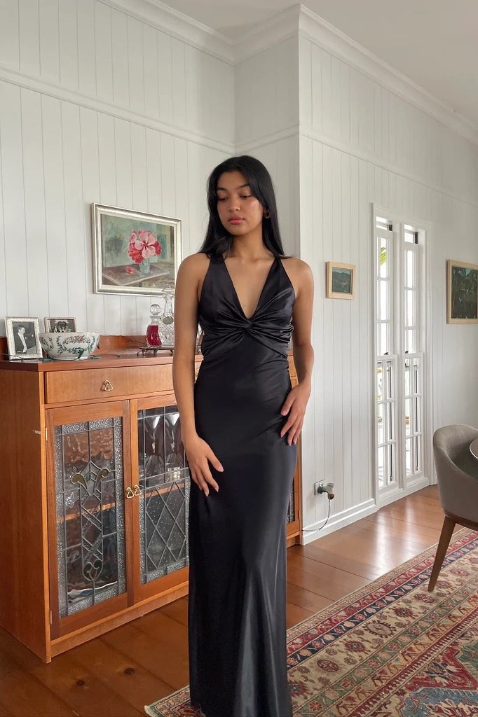 Robe de soirée sirène longue jaune dos nu avec col halter