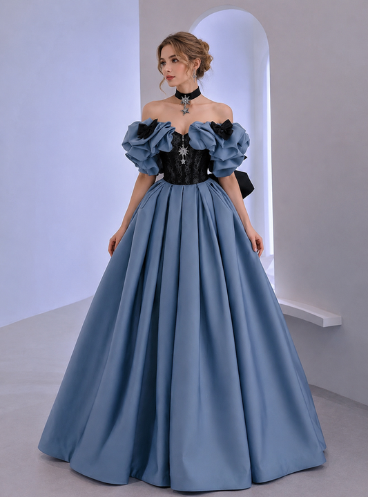 Robes de bal sans bretelles en satin bleu et dentelle noire coupe trapèze