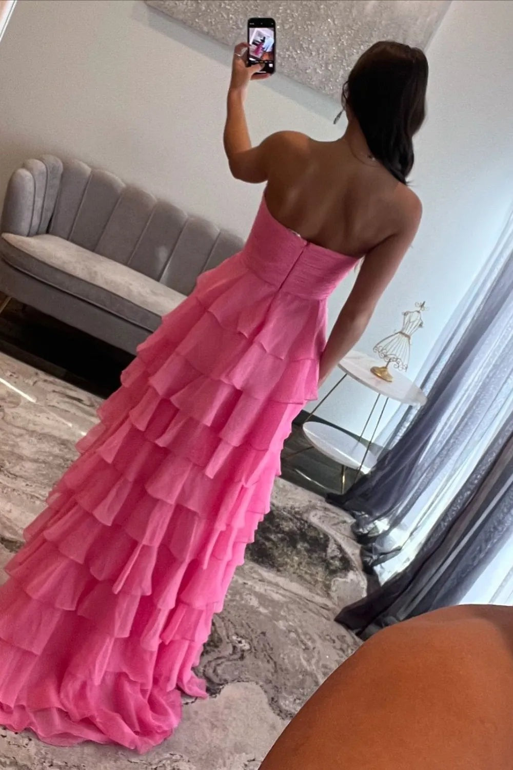 Robes de bal trapèze à plusieurs niveaux en mousseline de soie avec encolure cœur et fermeture éclair au dos