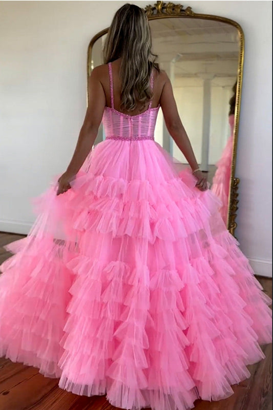 Robes de bal longues en tulle rose à fines bretelles et à volants étagés