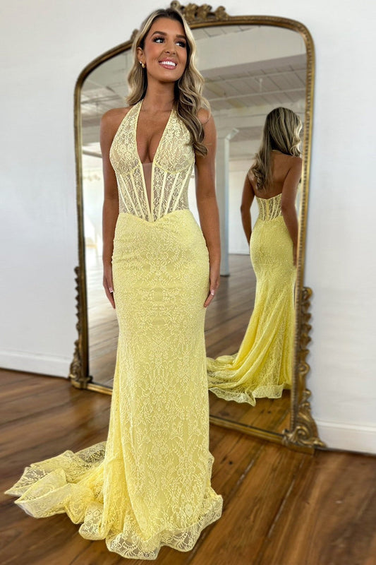 Robe de bal longue en dentelle dos nu jaune à licou de sirène