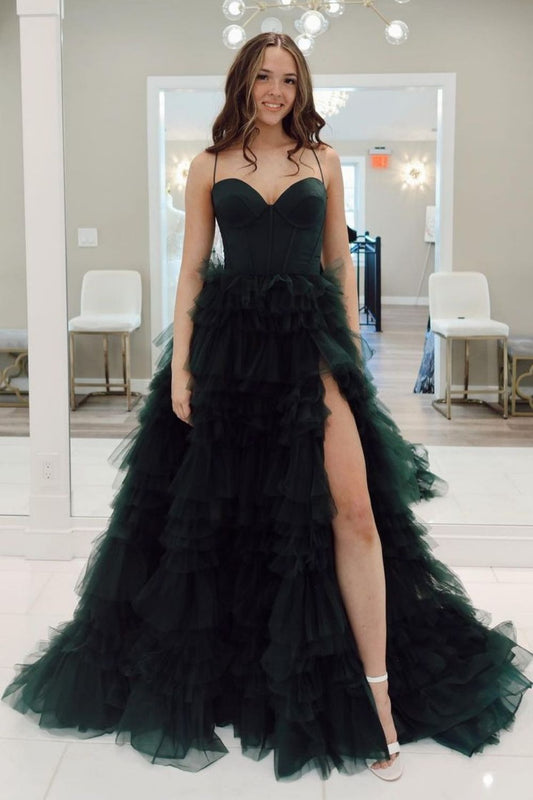 Robe de bal longue en tulle vert foncé, coupe trapèze et bretelles fines