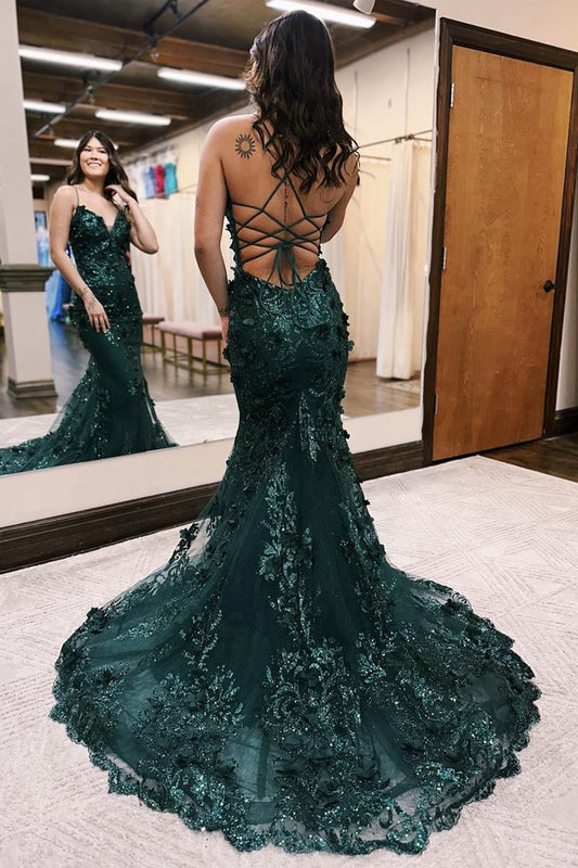 Robe de bal sirène vert foncé à fines bretelles et laçage