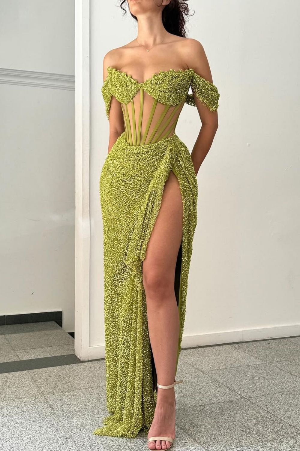 Robes longues de soirée vertes scintillantes sirène avec épaules dénudées