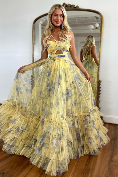 Robe de bal longue en tulle jaune avec col licou et coupe trapèze