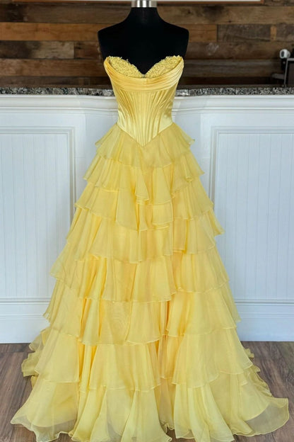 Robes de Bal Longues Évasées en Soie Jaune à Col Cœur et Niveaux