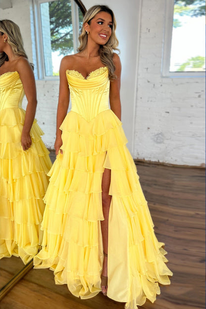 Robes de Bal Longues Évasées en Soie Jaune à Col Cœur et Niveaux