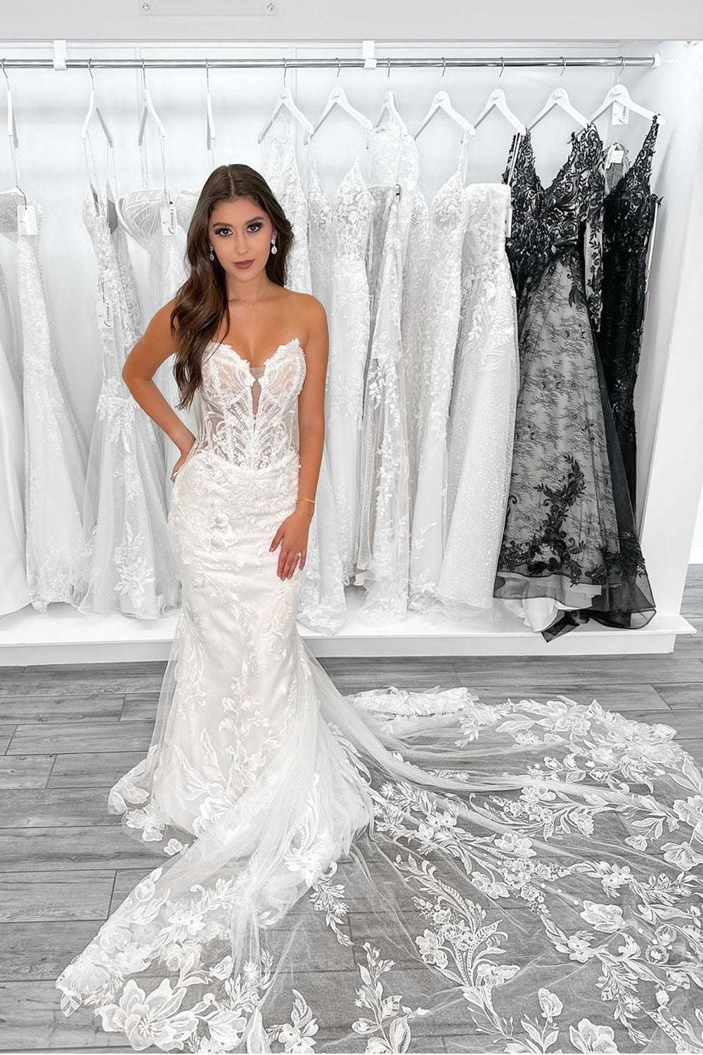 Mermaid V Neck Lace Wedding Dresses with Train – luladress