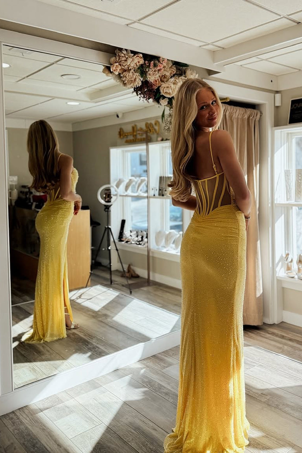 Mermaid Yellow Sequins Long Sweetheart Prom Dresses