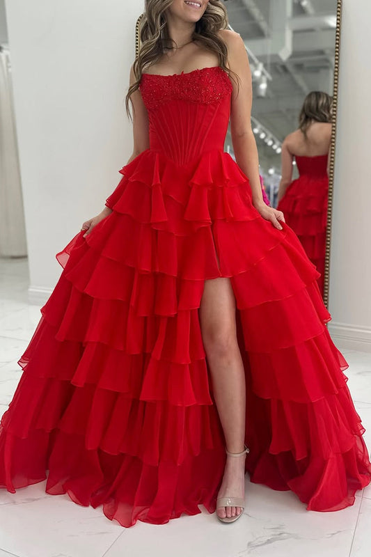 Robe de bal rouge évasée bustier à volants étagés et appliqués
