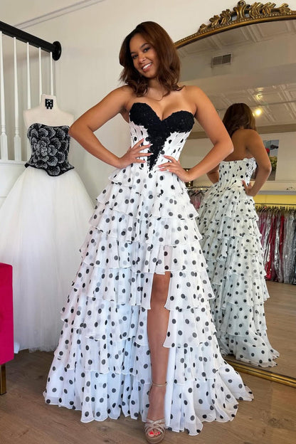 Robe de bal en mousseline en forme A, bustier cœur, à pois noirs et blancs