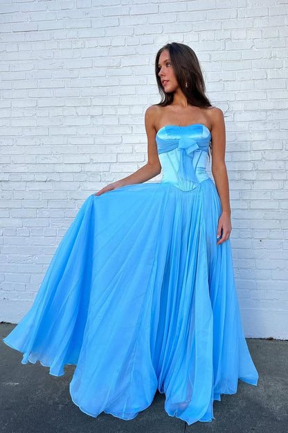 Robes de bal longues en mousseline bleue ligne A coupe cœur