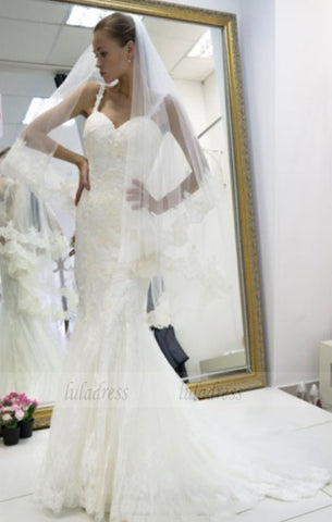 Spaghetti Straps Appliques Open Back Mermaid Wedding Dress