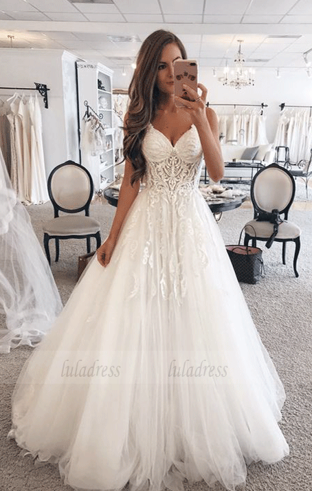 A-Line Spaghetti Straps Sweep Train Tulle Wedding Dress with Appliques