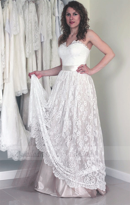 Simple Sweetheart strapless A-line Sleeveless Lace Sash Wedding Dress